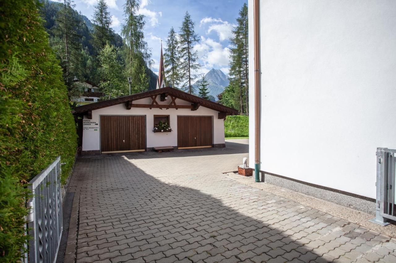 Haus Hrabovsky Apartment Langenfeld Luaran gambar